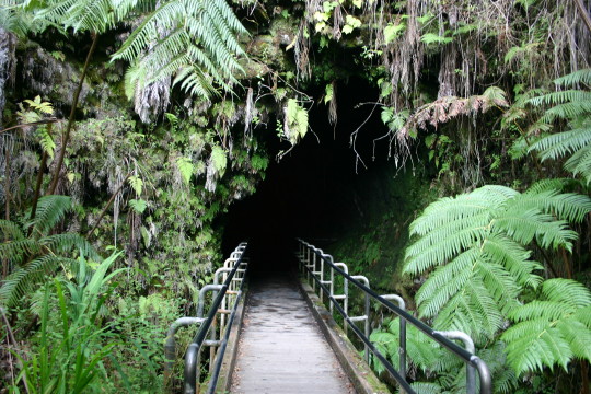 サーストン溶岩トンネル入り口