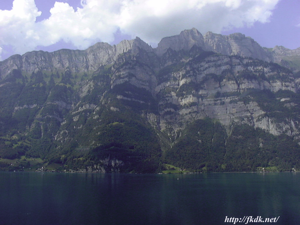 スイスの湖と山の壁紙 風景写真無料壁紙
